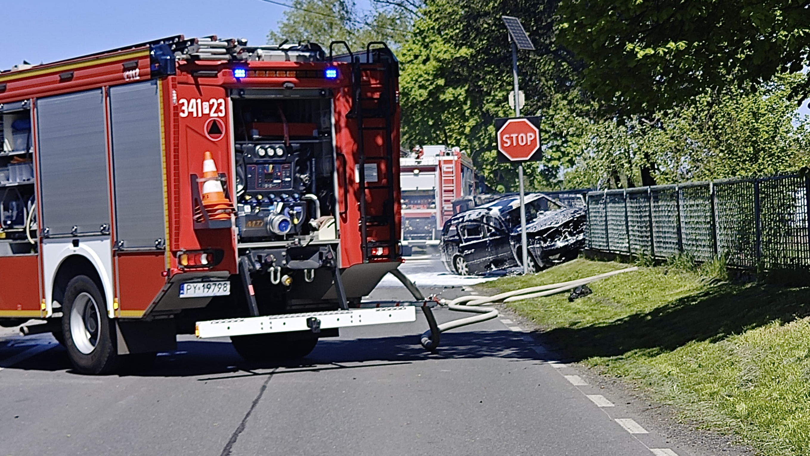 Poważny wypadek na skrzyżowaniu w gm. Żelazków! Oba pojazdy stanęły w płomieniach [FOTO]