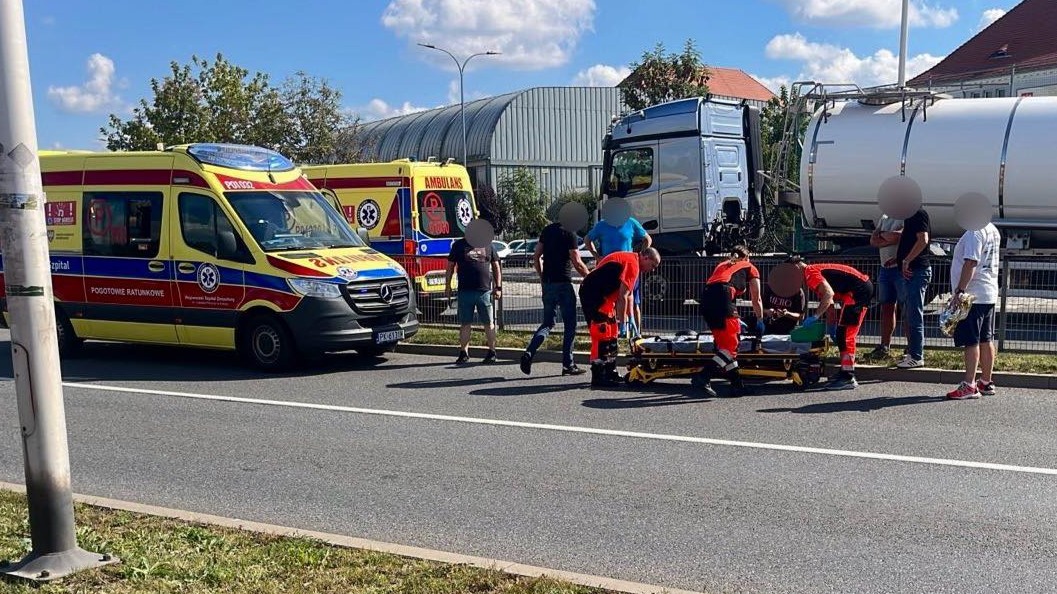 Wypadek na al. Wojska Polskiego. Młoda dziewczyna przewróciła się na motocyklu