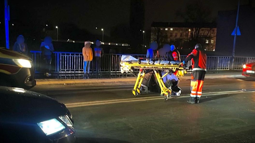 Potrącenie dziewczyny na ul. Stawiszyńskiej w Kaliszu. Nastolatka trafiła do szpitala