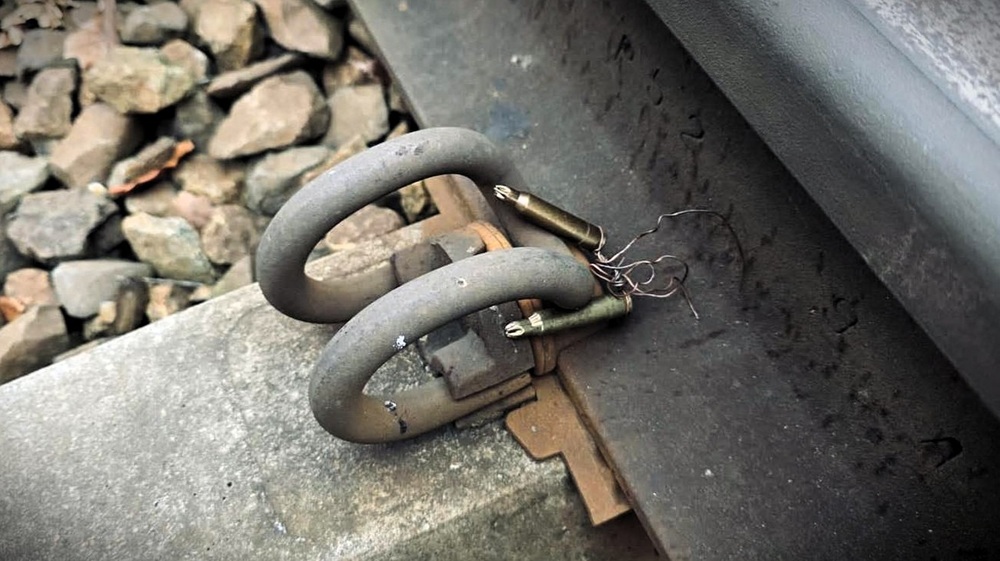 „Ślepe” naboje karabinowe ujawnione na odcinku torów pod Ostrowem Wielkopolskim