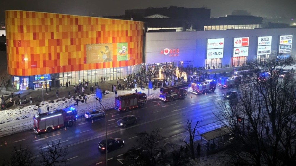 Alarm pożarowy i ewakuacja klientów Galerii Amber w Kaliszu. „Zadymienie w sklepie”