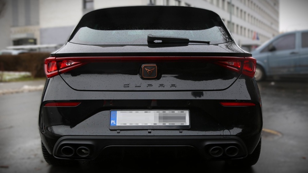 Silnik 2.0 Turbo. Moc 333 KM. Cupra Sportstourer 4×4 w rękach kaliskiej drogówki