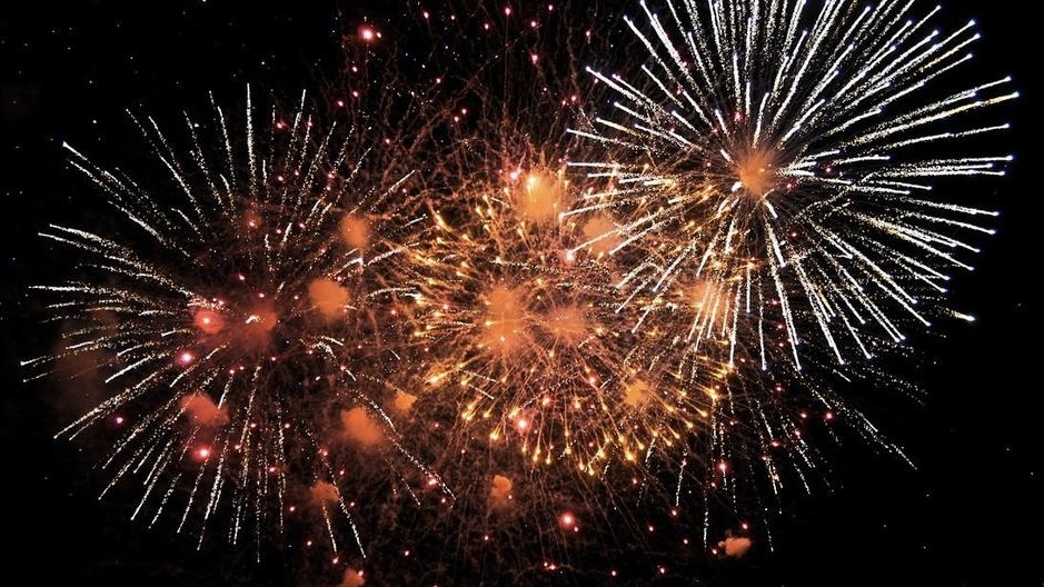 Fajerwerki – tradycja, emocje i symbol radości. Czy naprawdę szkodzą środowisku?