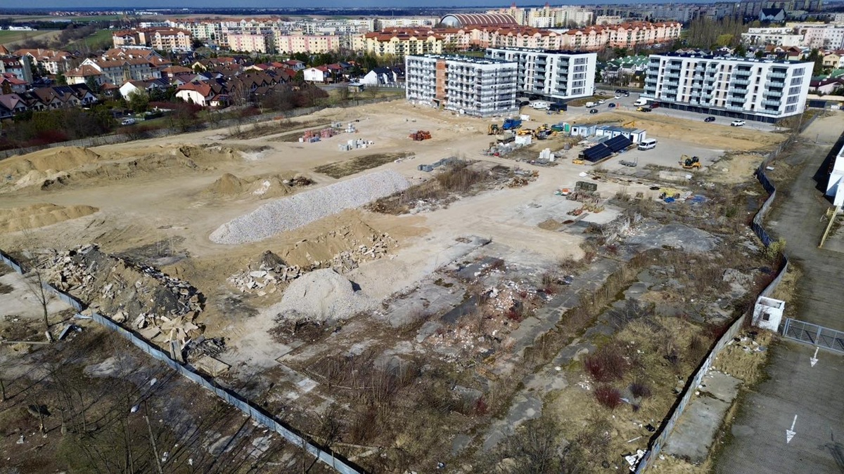 Nowa droga, nowe bloki. Na obszarze dawnej Fabryki Domów w Kaliszu powstają nowe bloki