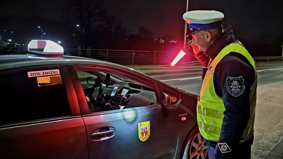 Kontrole taksówek i przewozów „na aplikację”. Policja sprawdziła ponad 200 pojazdów