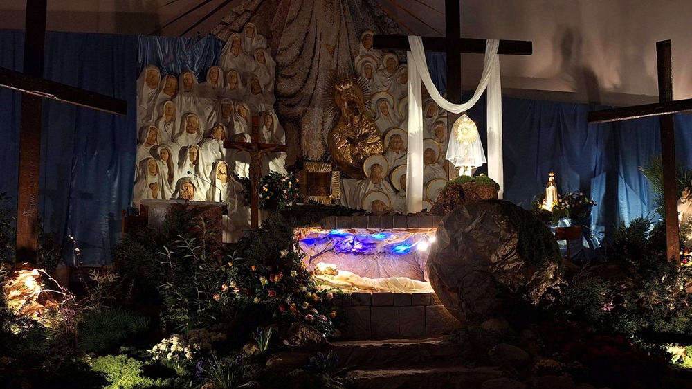 Groby Pańskie w kaliskich świątyniach. Symbol wiary, tradycji i głębokiej refleksji