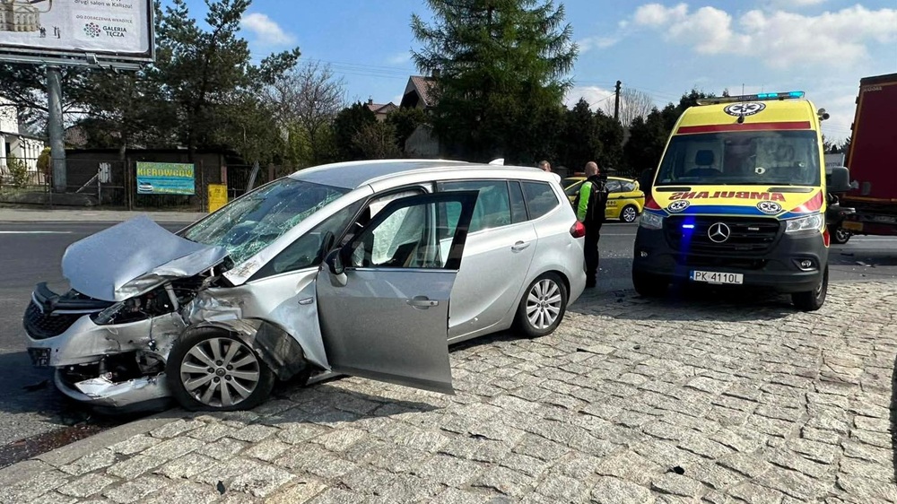 Zderzenie na skrzyżowaniu ul. Godebskiego i Piłsudskiego. Winny kierowca ciężarówki