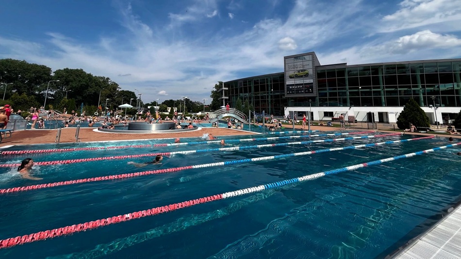 Start sezonu letniego w Kaliszu. Aquapark otwiera baseny zewnętrzne