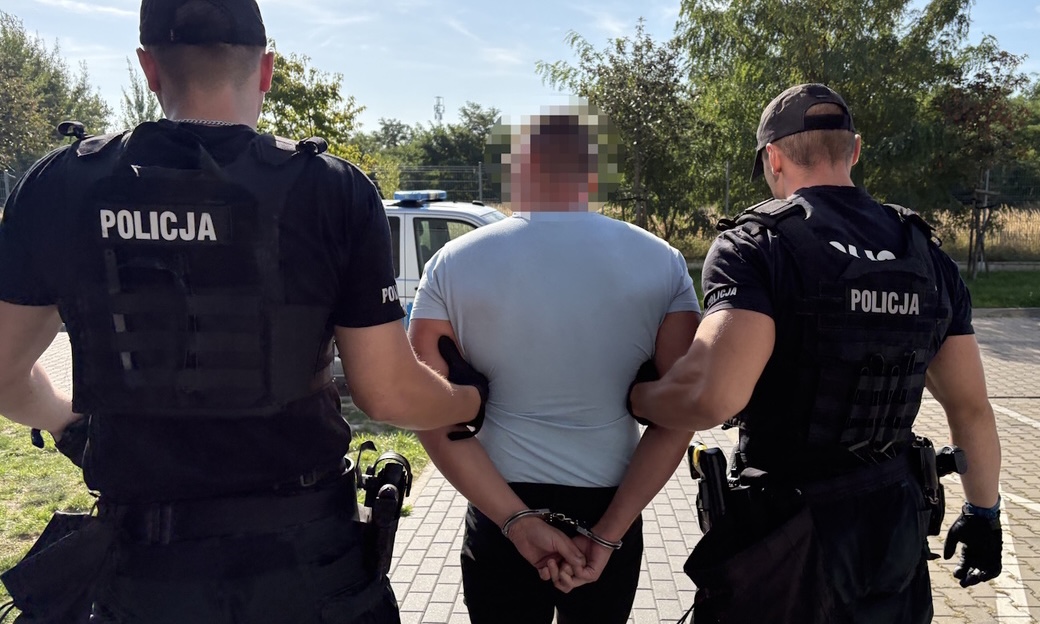 Miał blisko 3 promile i dwa dożywotnie sądowe zakazy. 31-latek uciekał przed policją